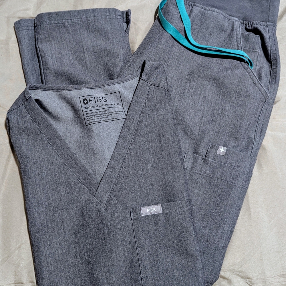 FIGS Women's Gray Set